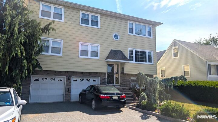 Property Photo:  33 Kossuth Street 1  NJ 07057 