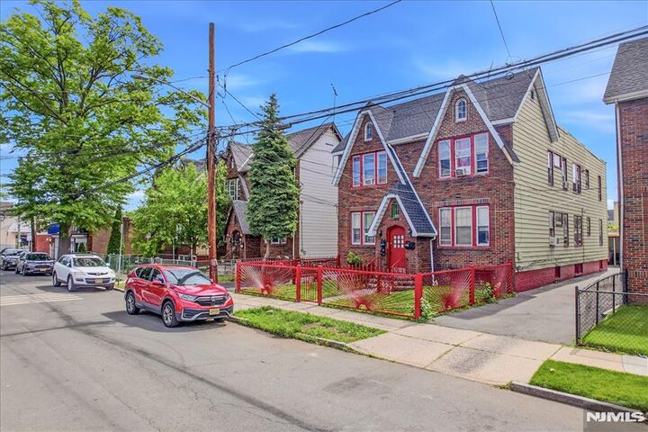 Property Photo:  202 Eastern Parkway  NJ 07106 