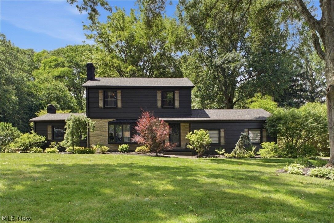 Property Photo: 2411 Ridgeview Lane OH 44514
