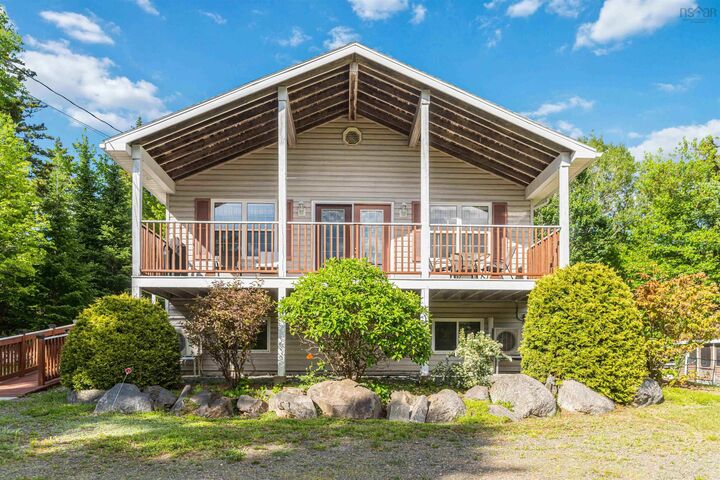 Property Photo: 780 Lakeside Drive NS B0P 1G0