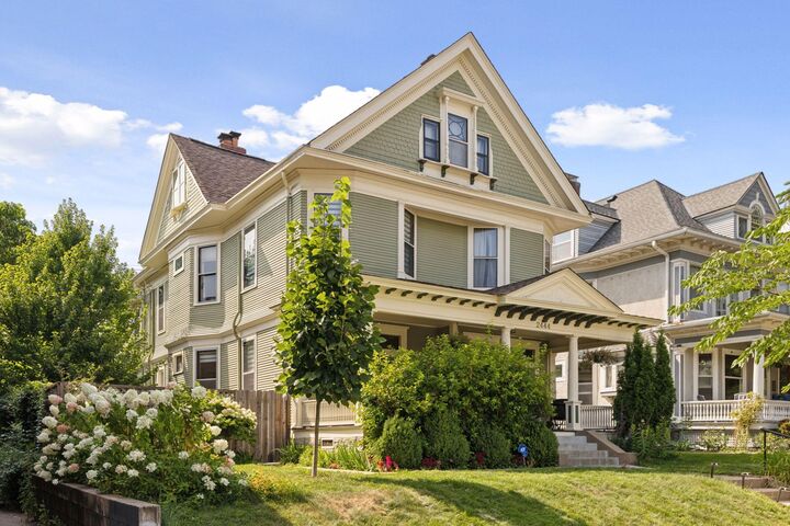 Property Photo:  2444 Bryant Avenue S  MN 55405 