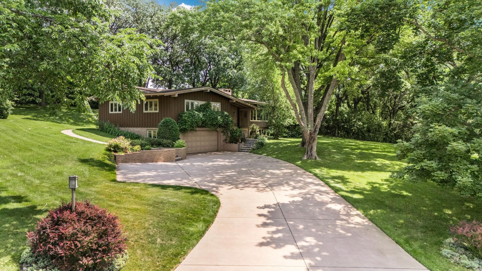 Property Photo:  3135 Blackheath Drive  MN 56301 