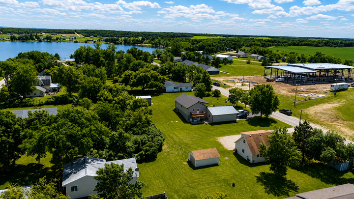 Property Photo:  204 Maple Avenue S  MN 56571 