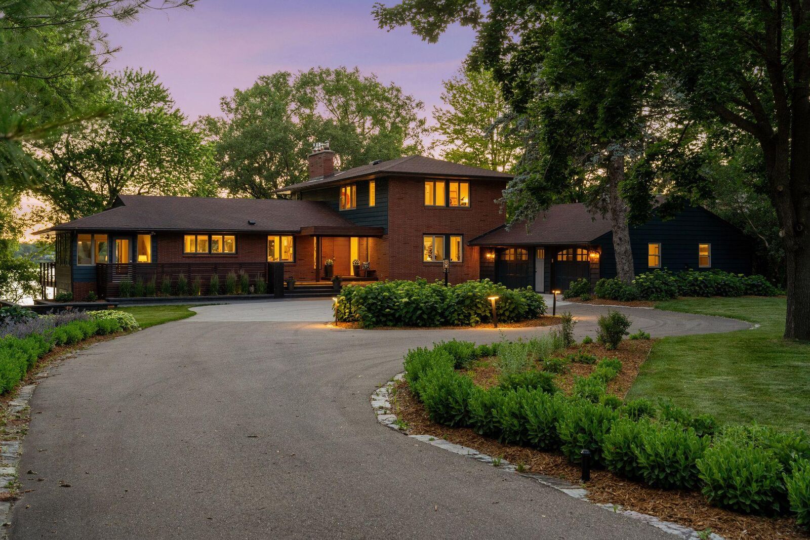 Property Photo:  3369 Snelling Avenue N  MN 55112 