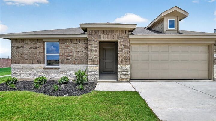 Property Photo:  313 Wayland Street  TX 76059 