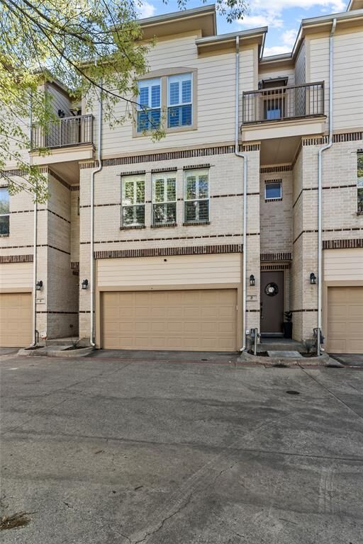 Property Photo:  4830 Cedar Springs Road 3  TX 75219 