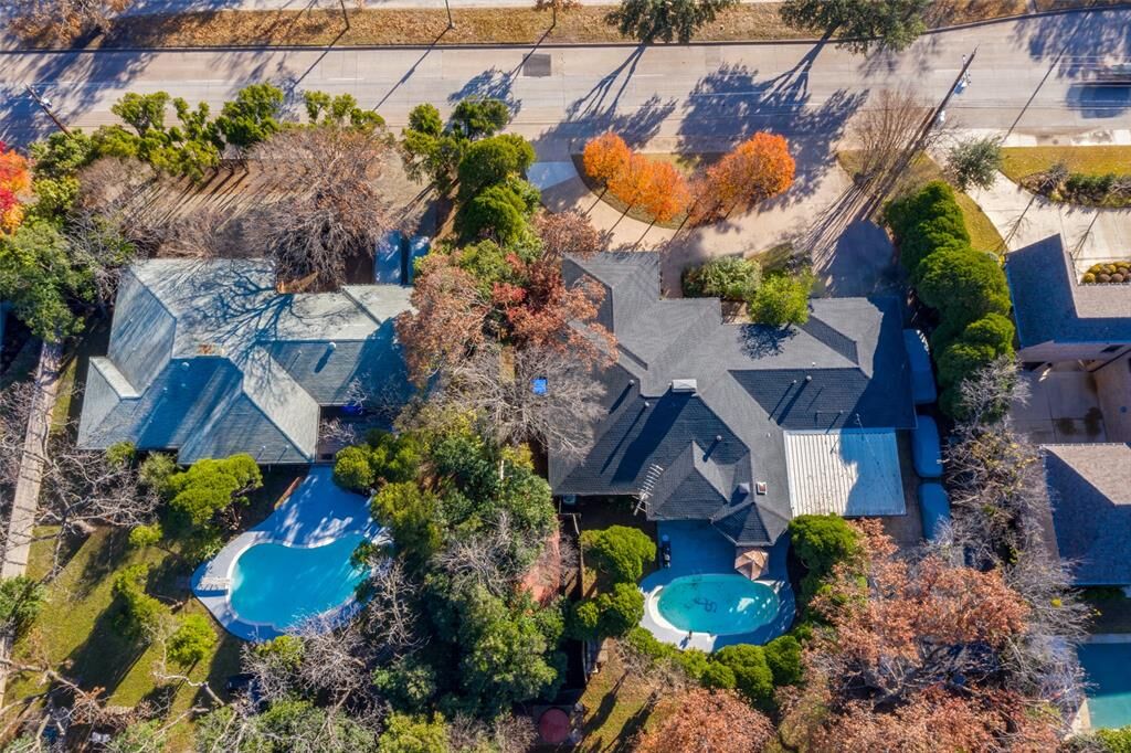 Property Photo:  4431 Walnut Hill Lane  TX 75229 