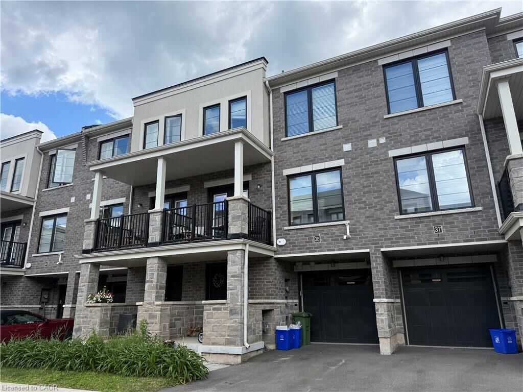Property Photo:  383 Dundas Street E 38  ON L8B 1X6 