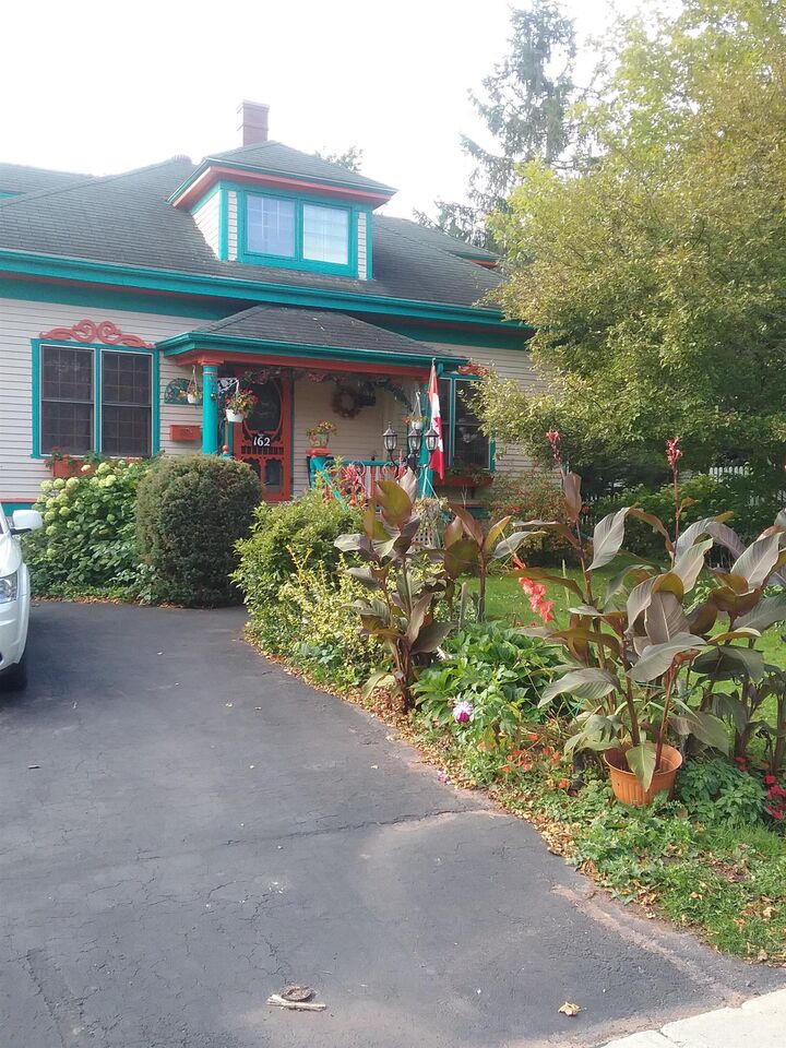 Property Photo: 162 Belmont Street PE C1N 1J9