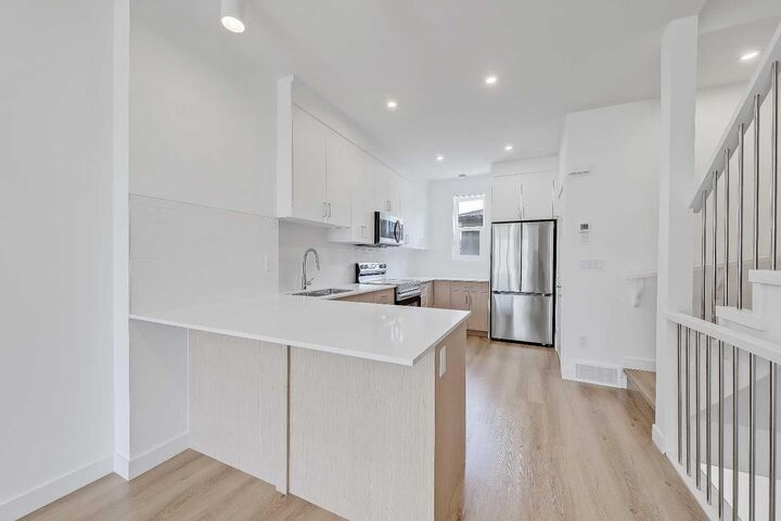 Property Photo: 3550 45 Street SW 107 AB T3E 3V2