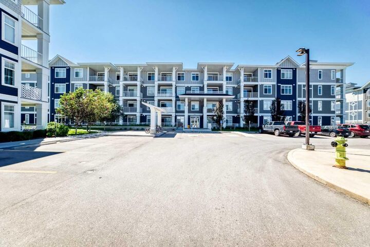 Property Photo:  300 Auburn Meadows Common SE 402  AB T3M 3E7 