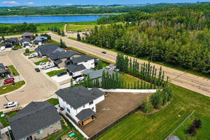 Property Photo: 14 Napoleon Meadows Way AB T4G 0N6