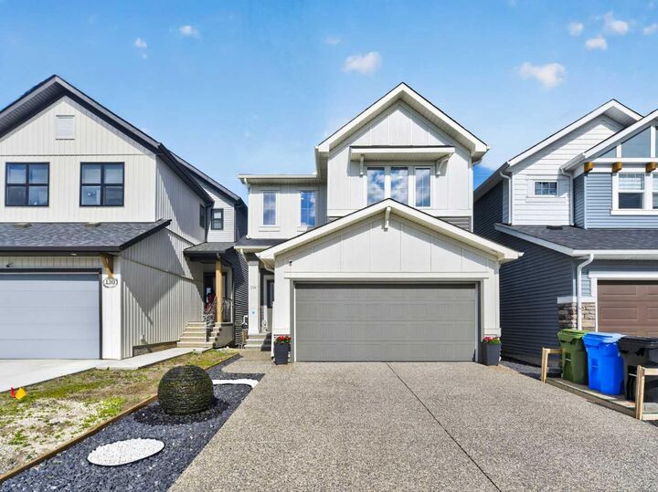Property Photo: 134 Hotchkiss Manor SE AB T3S 0J5