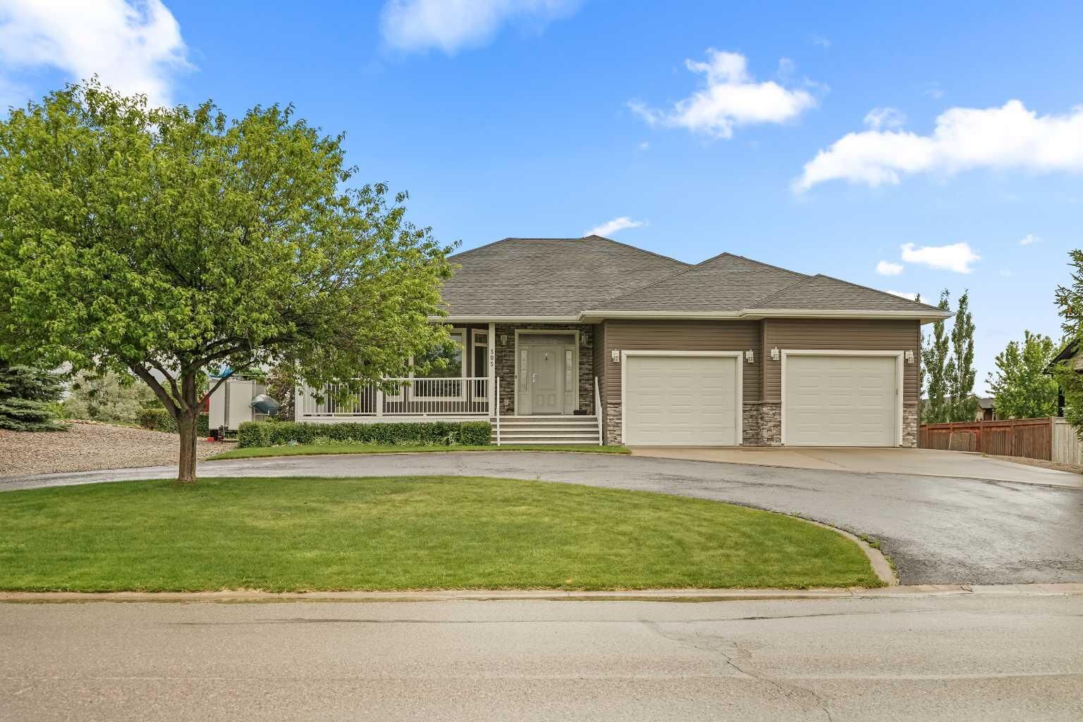 Property Photo: 305 S 200 W AB T0K 2S0