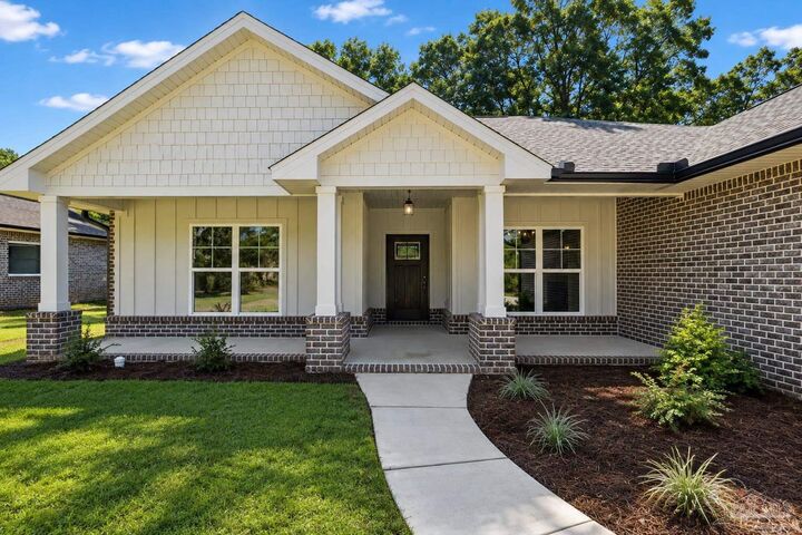 Property Photo: 4304 Watkins St FL 32571