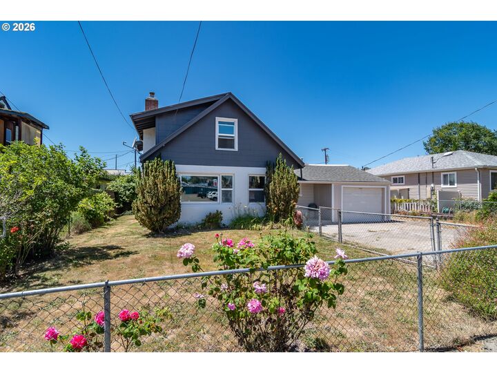 Property Photo:  54 NW Rose St  OR 97496 
