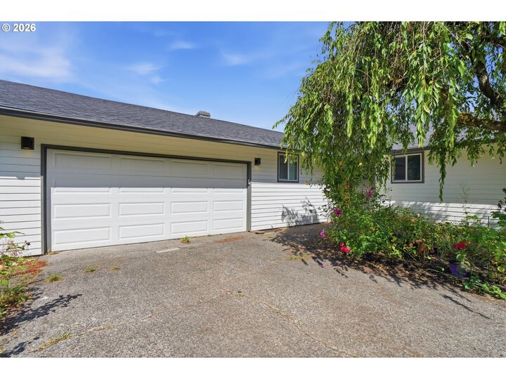 Property Photo: 18514 NE 25th St WA 98684