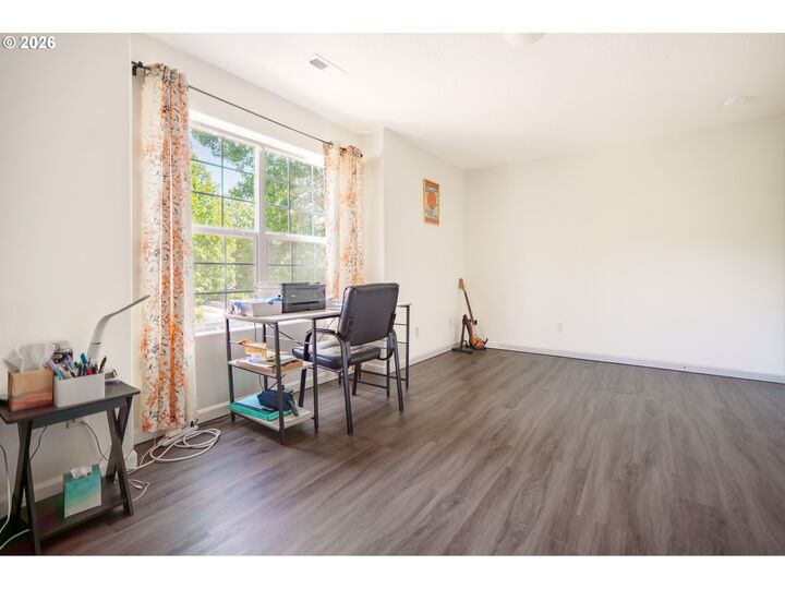 Property Photo: 804 NW Brookhill St OR 97124