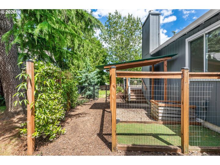 Property Photo:  8887 SW 67th Pl  OR 97223 