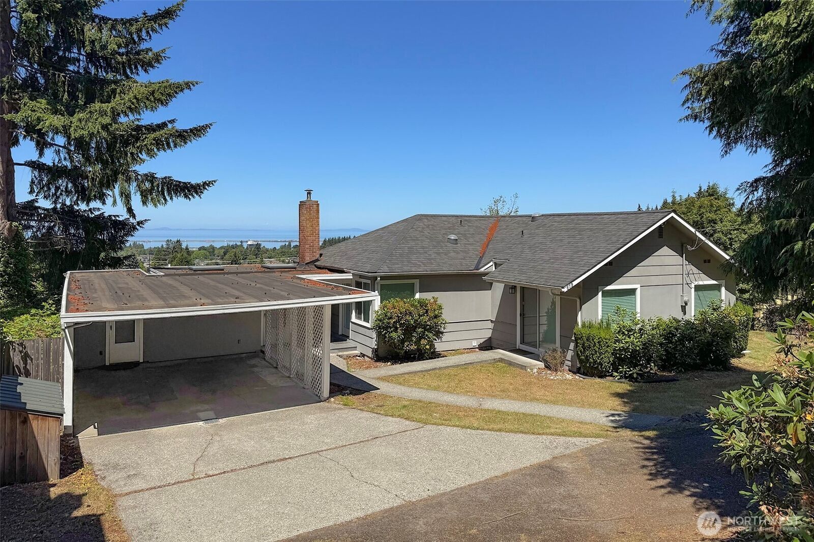 Property Photo: 619 E Park Avenue WA 98362