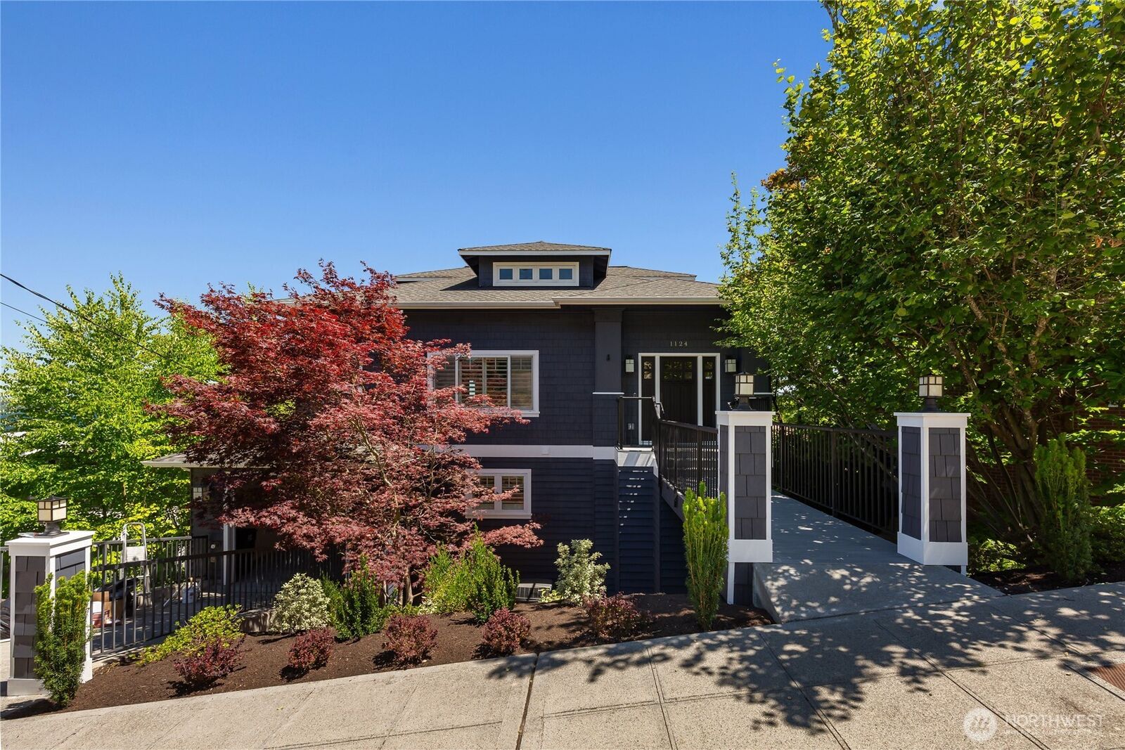 Property Photo:  1124  Lake Washington Boulevard S  WA 98144 