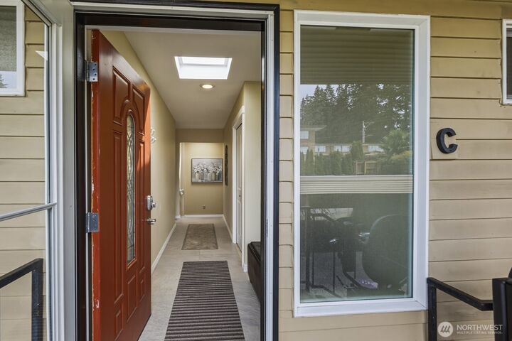 Property Photo:  5120  Beaumont Drive C  WA 98203 