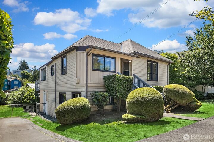 Property Photo:  3527 S Hudson Street Ct  WA 98118 