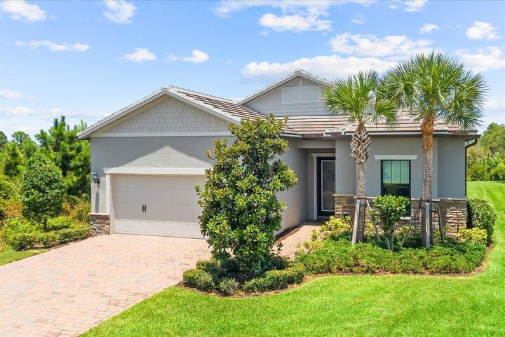 Property Photo:  415 SE Crathes Street SE  FL 34984 