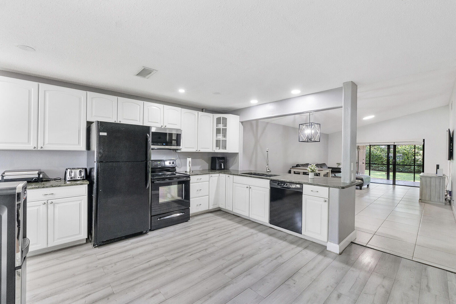 Property Photo: 4148 Palm Forest Drive S FL 33445
