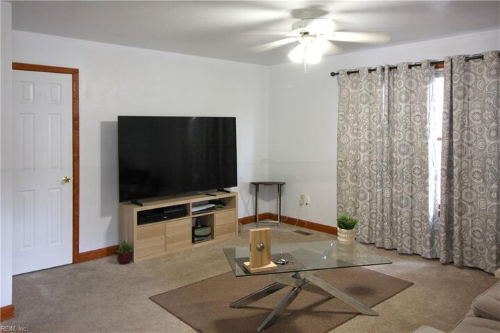 Property Photo: 121 Broad St VA 23707