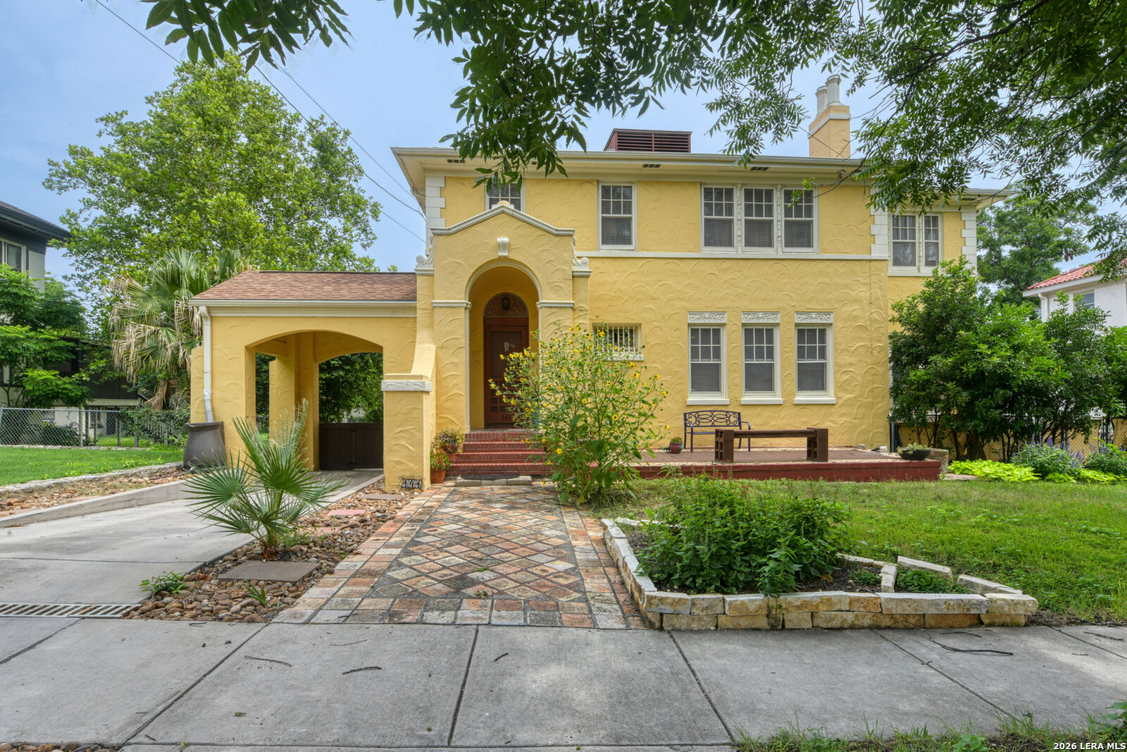 Property Photo: 141 E Magnolia Ave TX 78212
