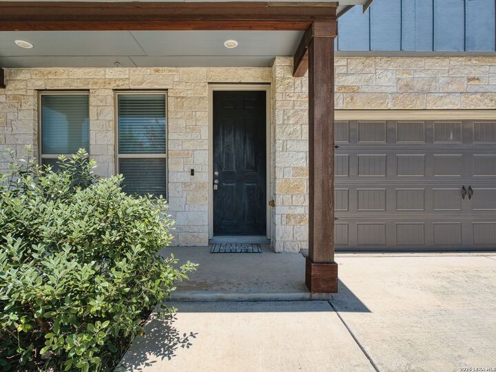 Property Photo: 2403 Carino Meadow TX 78259