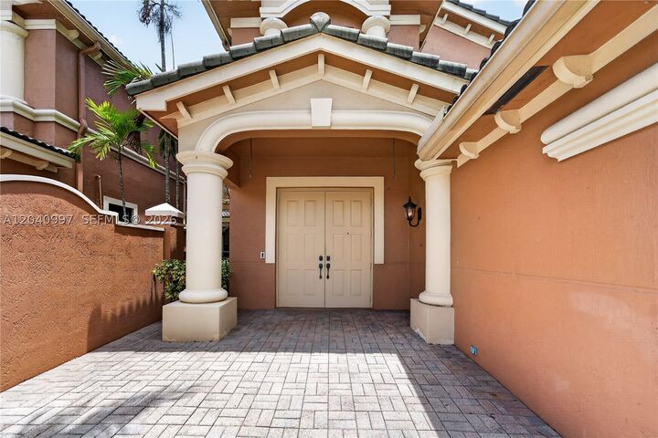 Property Photo:  2767 Kinsington Cir 8-4  FL 33332 
