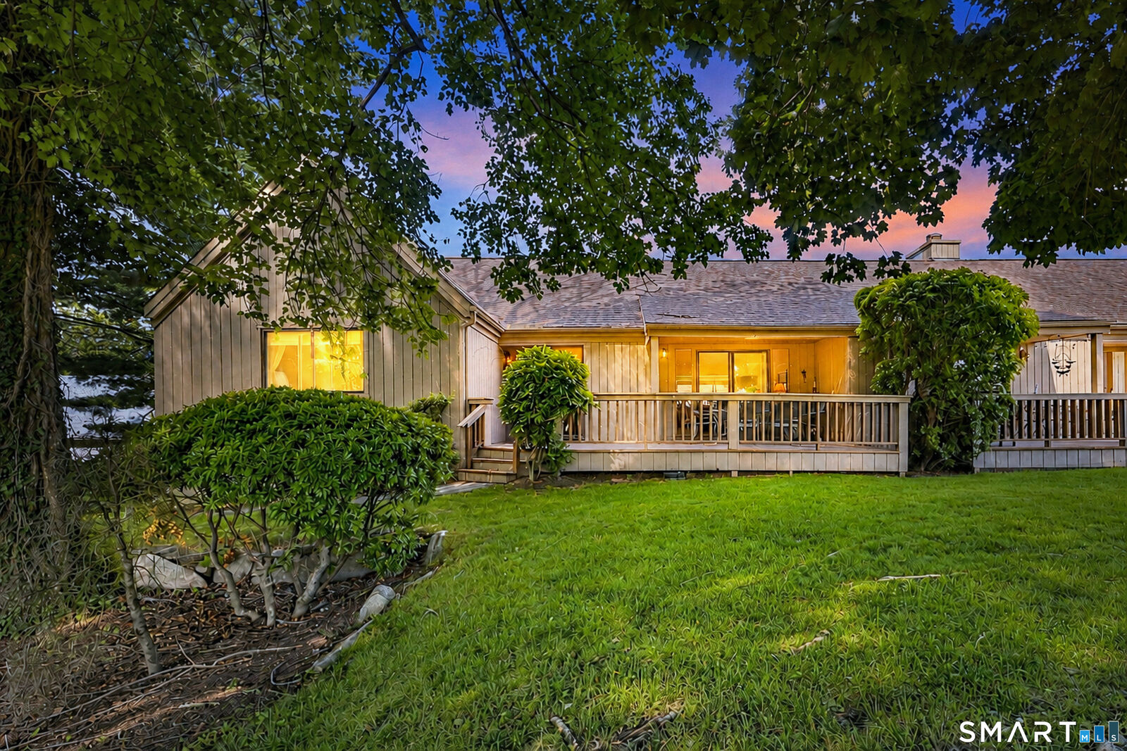Property Photo:  448 Hammerstone Lane B  CT 06614 