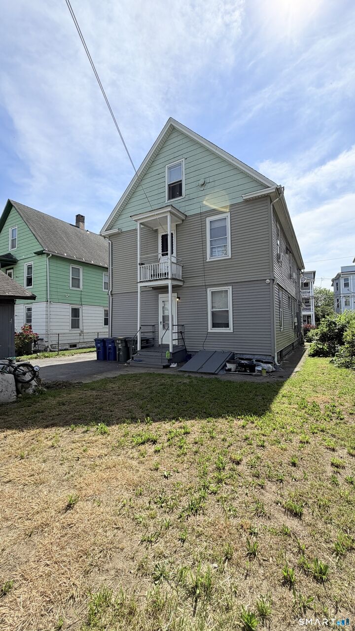 Property Photo: 464-466 Hollister Avenue CT 06607