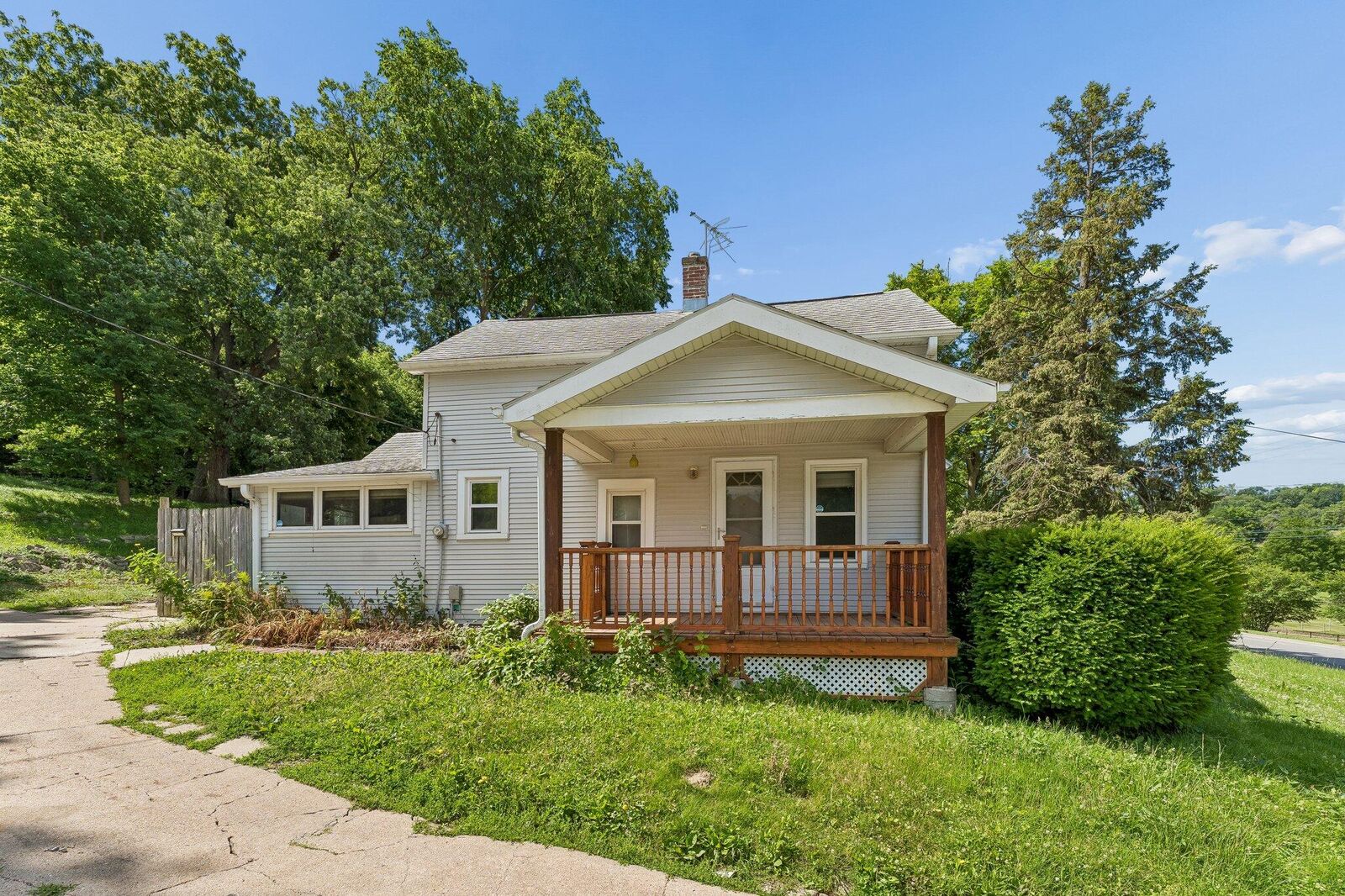 Property Photo:  2433 N Broadway  IA 51503 
