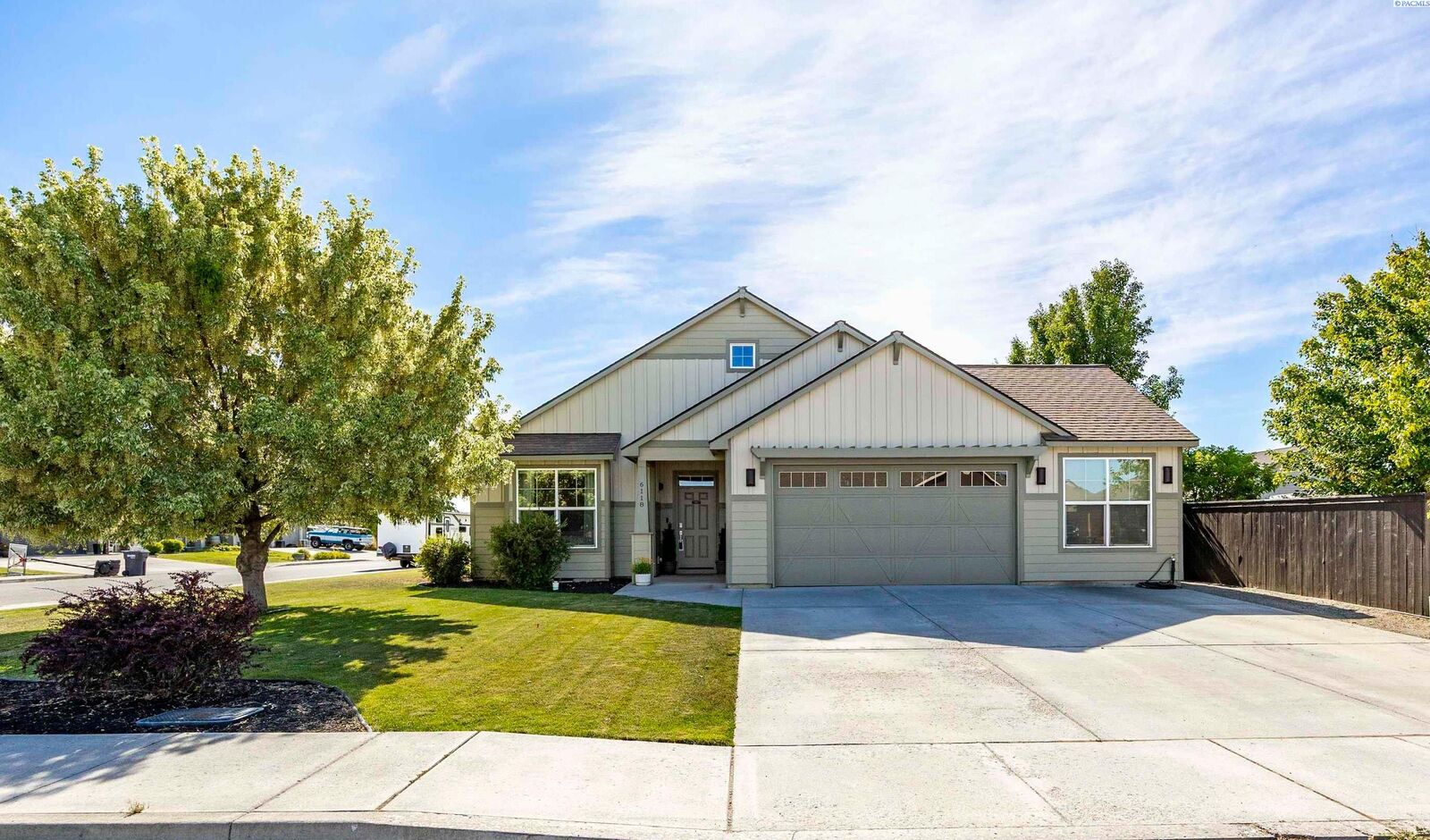 Property Photo:  6118 Road 90  WA 99301 