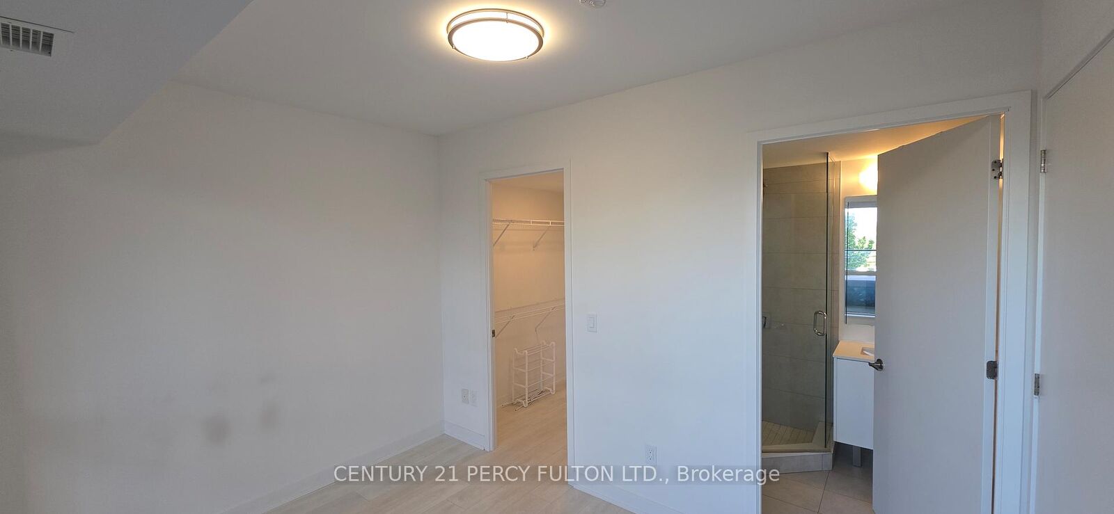 Property Photo:  8 Tippett Road 309  ON M3H 0E7 