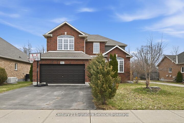 Photo de la propriété:  654 Brian Street  ON L2A 6W2 