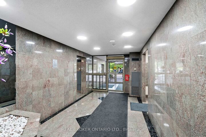 Property Photo: 30 Malta Avenue 1603 ON L6Y 4S5