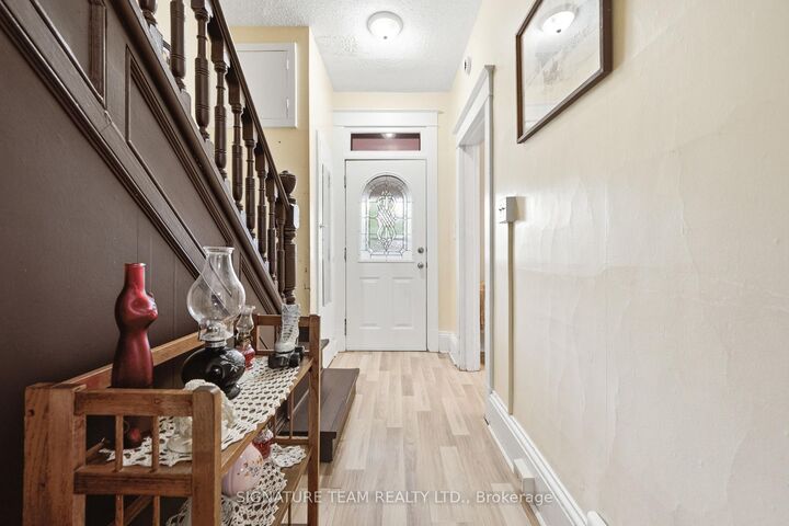 Property Photo: 652 Moffat Street ON K8A 3Y1