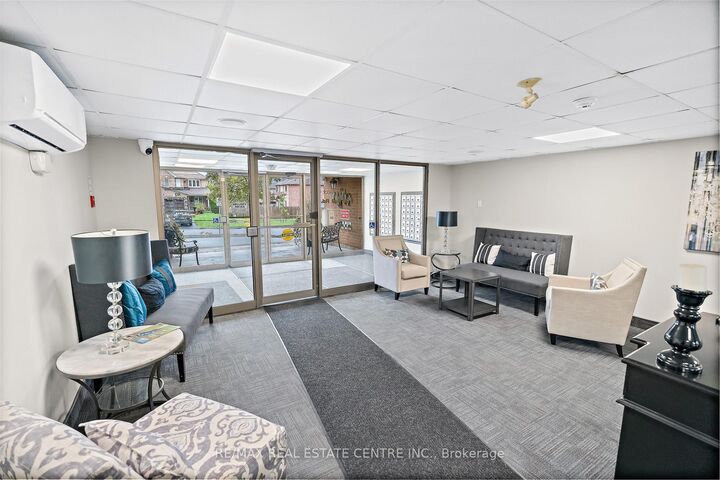 Property Photo: 26 Hall Road 406 ON L7G 0J8
