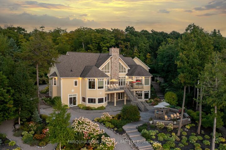 Property Photo:  114 Melissa Lane  ON L9M 0T8 