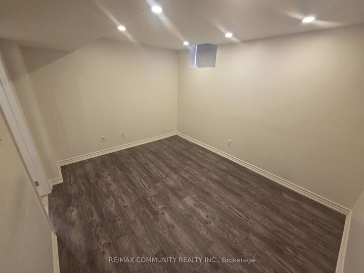 Property Photo:  60 Morningview Trail Basement  ON M1B 5A8 