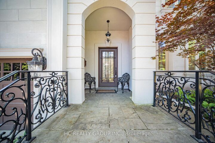 Property Photo:  75 Yorkminster Road  ON M2P 1M4 