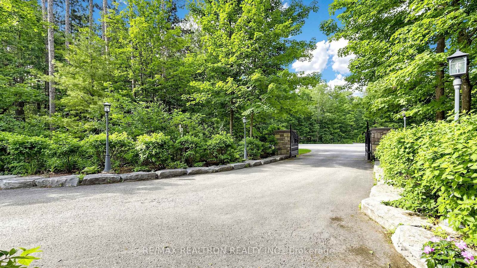 Property Photo:  29 Moraine Forest Trail  ON L4A 0T9 