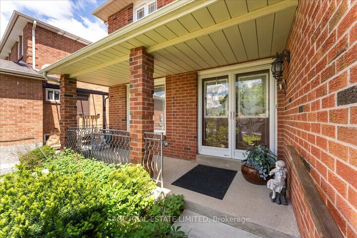 Property Photo: 116 Butterfield Crescent ON L6A 1J3
