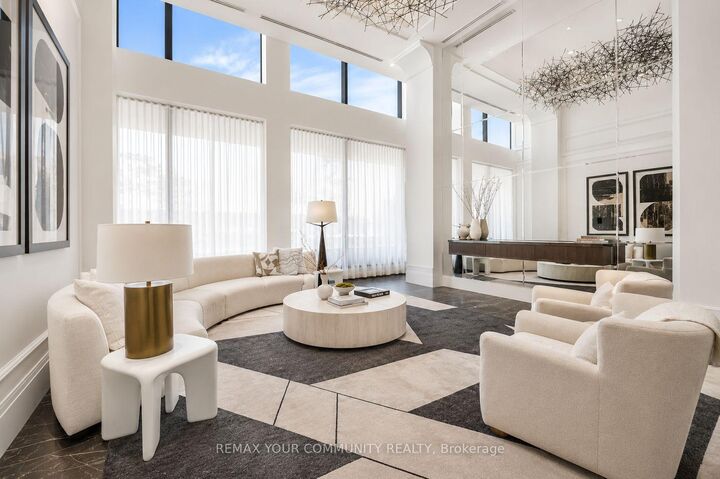 Property Photo:  33 Frederick Todd Way 1305  ON M4G 0C9 
