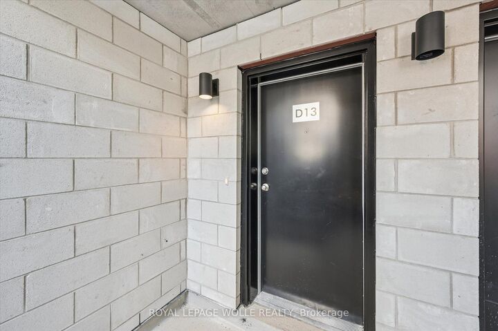 Property Photo:  410 Northfield Drive W D13  ON N2L 0A6 