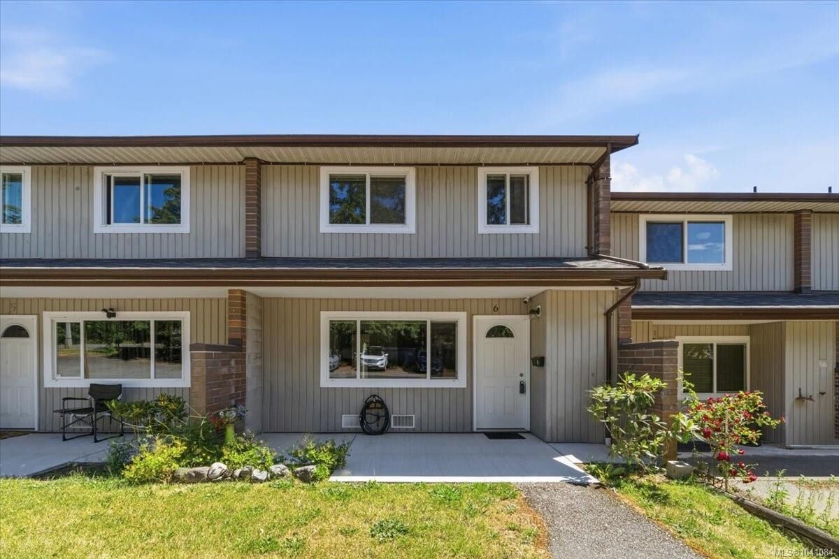 Property Photo: 285 Harewood Rd #6 BC V9Y 2Z1